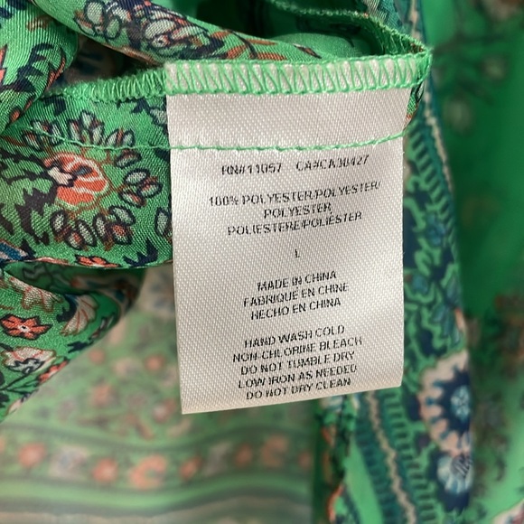 Anthropologie Green Blouse . NEW condition . Size Large - Picture 7 of 7